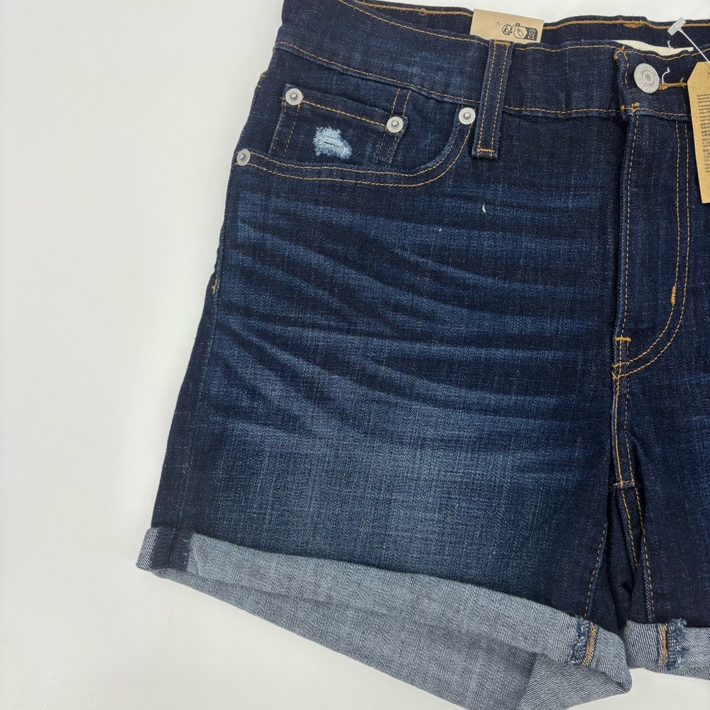 Levi’s Mid Length Shorts - Picture 2 of 12